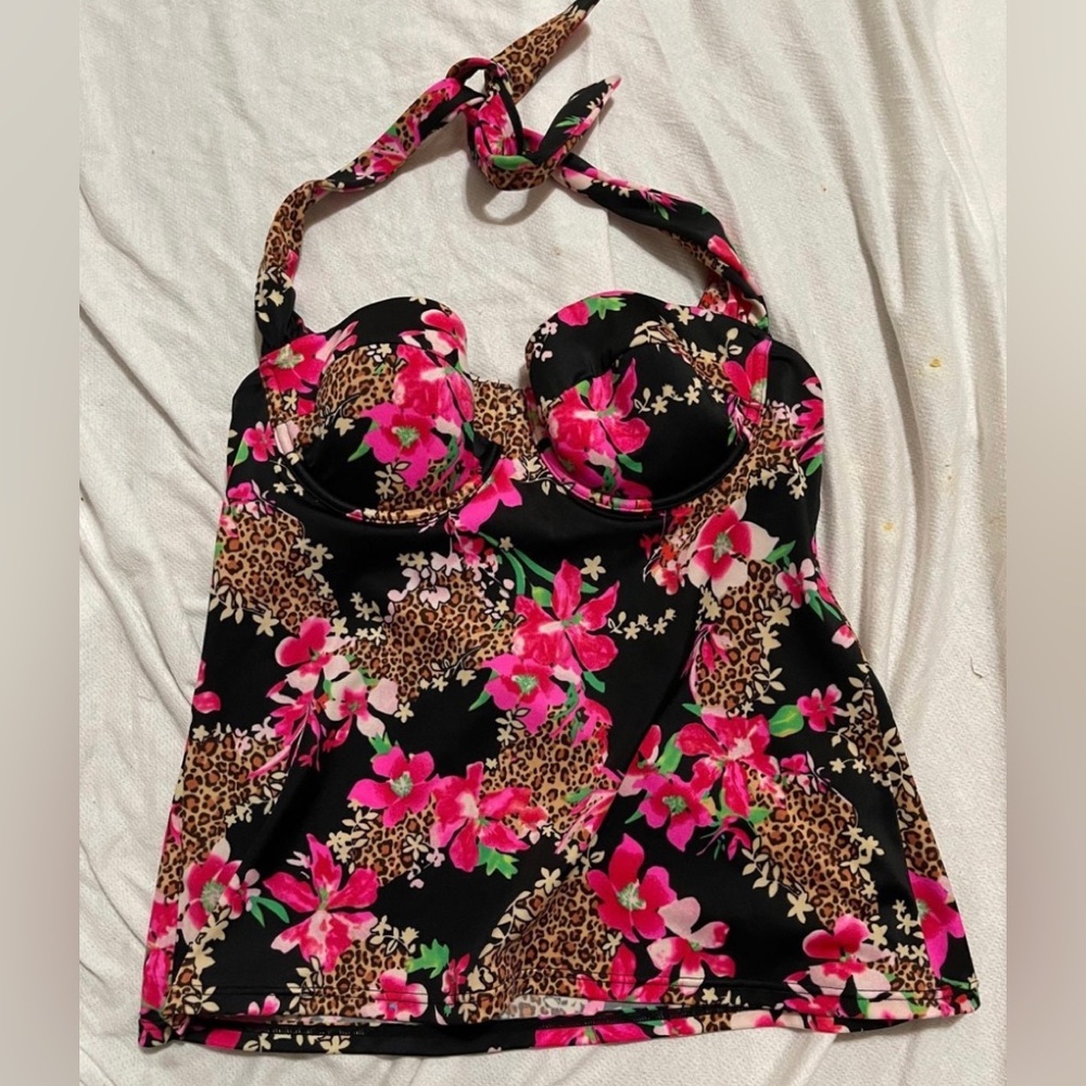Victoria’s Secret Tankini Top 36A . Floral print and leopard .